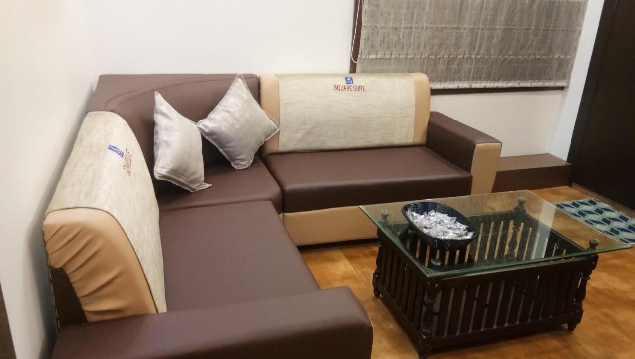 Square Apartment